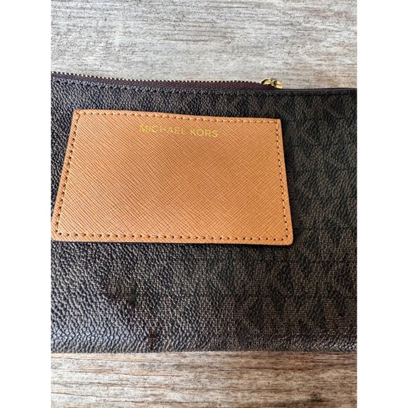 Michael Kors Brown Leather Wristlet Wallet With Gold Zipper And Card Slots - Picture 2 of 6
